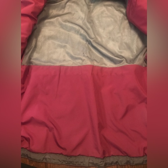 Mountain Equipment Co-op Fuchsia colour shell size medium - Picture 7 of 8